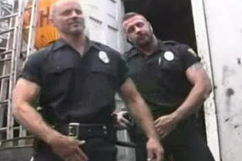 2 naughty Cops pound 2 naughty Mechanics