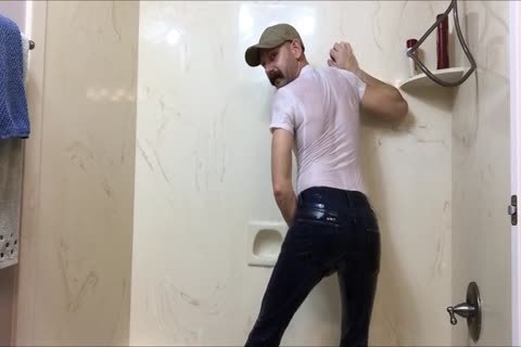 Had A Great man On Here Send Me All The Gear And Wanted To watch Me get yummy In It.  I Had fun Making This And Hope u enjoy It.