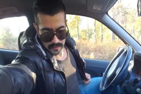 Ritorno In Camporella In Grande Stile Per Il Nostro Amico Portoghese Che Cosparge Le Stradine Di Campagna Con La Sua Calda Sborra Per La Gioia Dei Vostri Palati