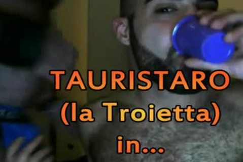 A Gran Richiesta Dai Un Gradito Ritorno ! 
CARI TAGLIANIPOTINI E TAGLIANIPOTONI SIETE PRONTI A CANTARE E SBALLARE ASSIEME A QUESTA TROIETTA DAL CULO DI BURRO CHE PER AMMAZZARE LA NOIA DI UNA DOMENICA POMERIGGIO ORGANIZZA UN ORGIONA  A 10 ELEMENTI DO