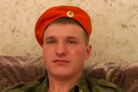 A young Army Lad Wanks Off Happily