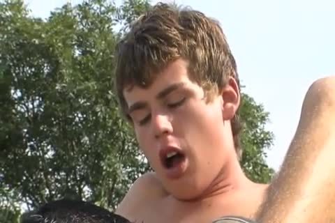 Hitch Hiking Sk8er boyz