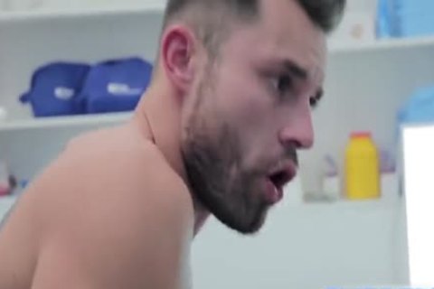 Plowing hard in tandem with awesome DILF