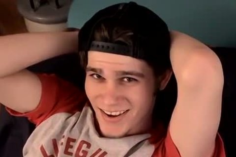 JT Has A Smooth Body And A slutty booty