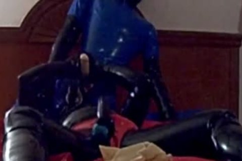 Latex dong Worship Gasmask