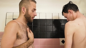 Family Dick: Tight Kurt Niles reality hard sex in the shower