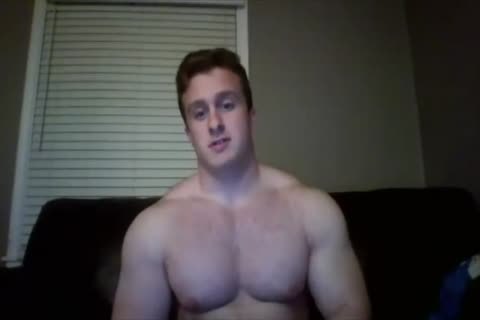 beefy Hunk Jerks Off On cam