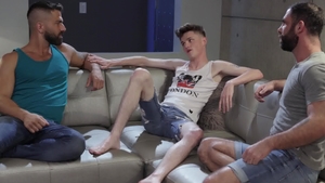 IconMale.com: Inked & muscled Avery Jones blowjob cum indoor