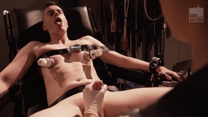 Club Inferno Dungeon: Tattooed fetish fucked in the butt