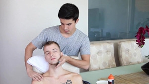 GayRoom: Mike Chambers closeup bends over video