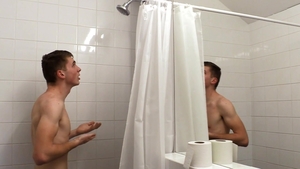Czech Hunter: Wet Hunter bareback cum on face indoors