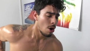 pounding A Virgin gap Just To Feel The enjoyment!