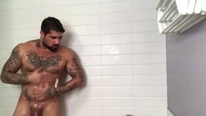 Post Shower oral-sex-service Session With big Daddy [ONLYFANS]